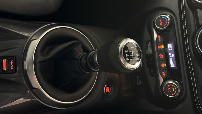 Nissan Juke 1.0 DiG-T 114 N-Connecta 5dr Petrol Hatchback